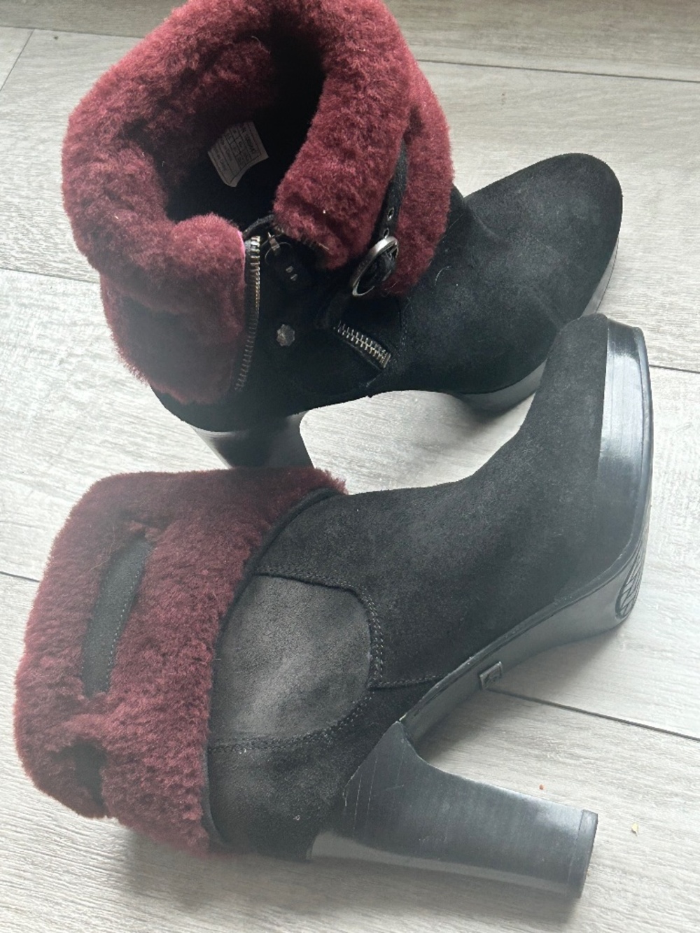 UGG Layna Black Suede Burgundy Shearling 4" Block Heel Cuffed Ankle Boots 10